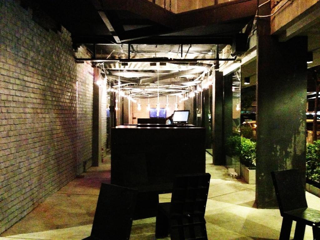 Thrive The Hostel : Patpong By The Belle Bangkok Buitenkant foto