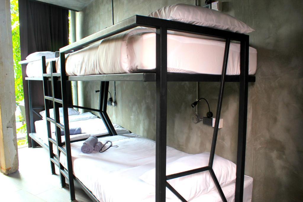 Thrive The Hostel : Patpong By The Belle Bangkok Buitenkant foto