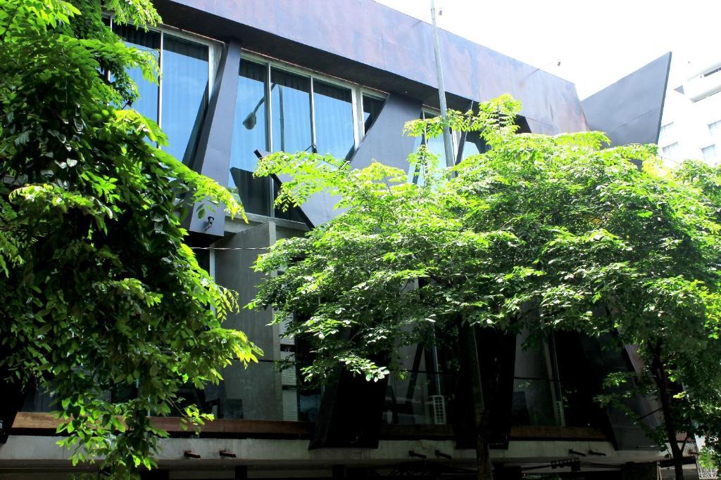 Thrive The Hostel : Patpong By The Belle Bangkok Buitenkant foto