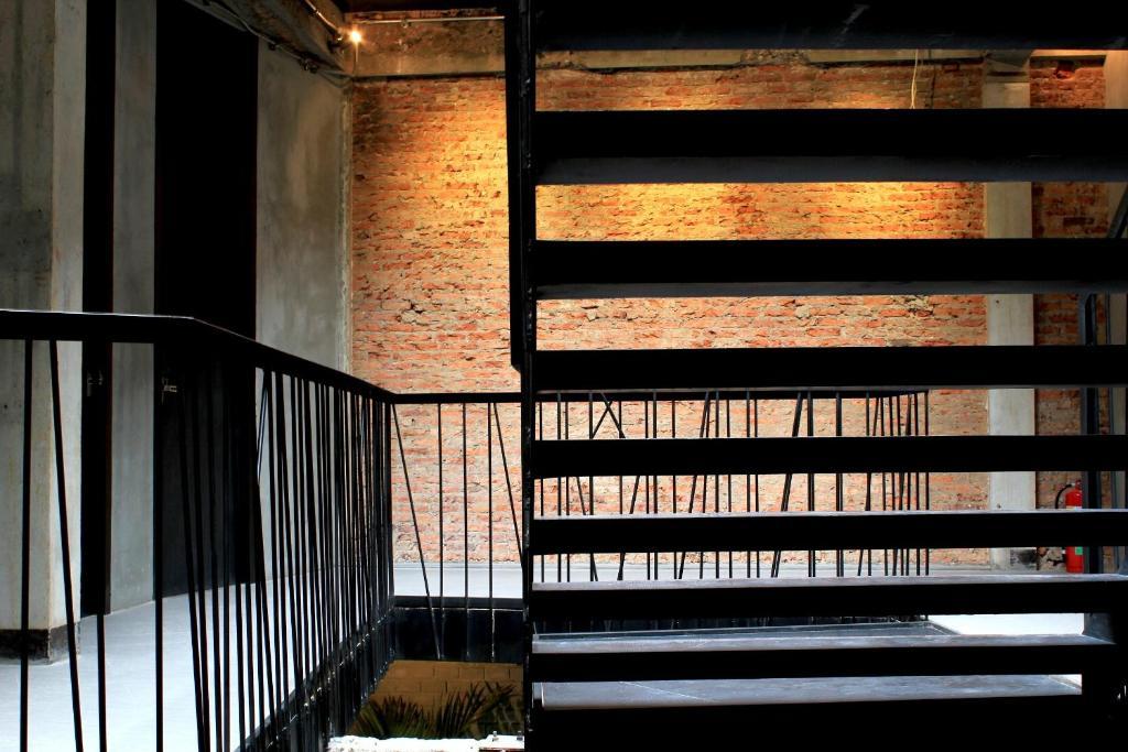 Thrive The Hostel : Patpong By The Belle Bangkok Buitenkant foto