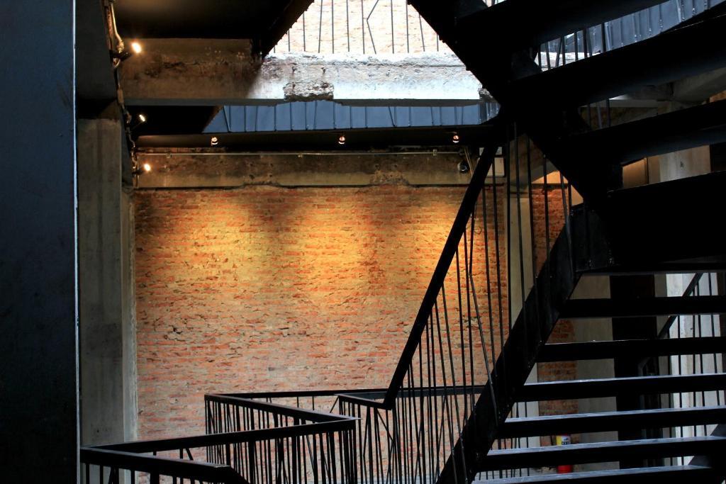 Thrive The Hostel : Patpong By The Belle Bangkok Buitenkant foto