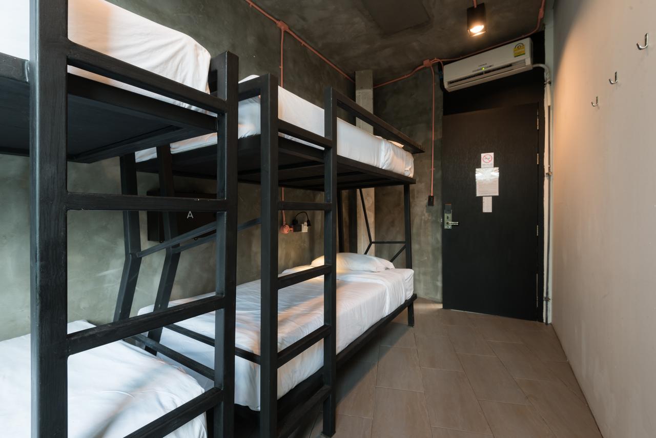 Thrive The Hostel : Patpong By The Belle Bangkok Buitenkant foto