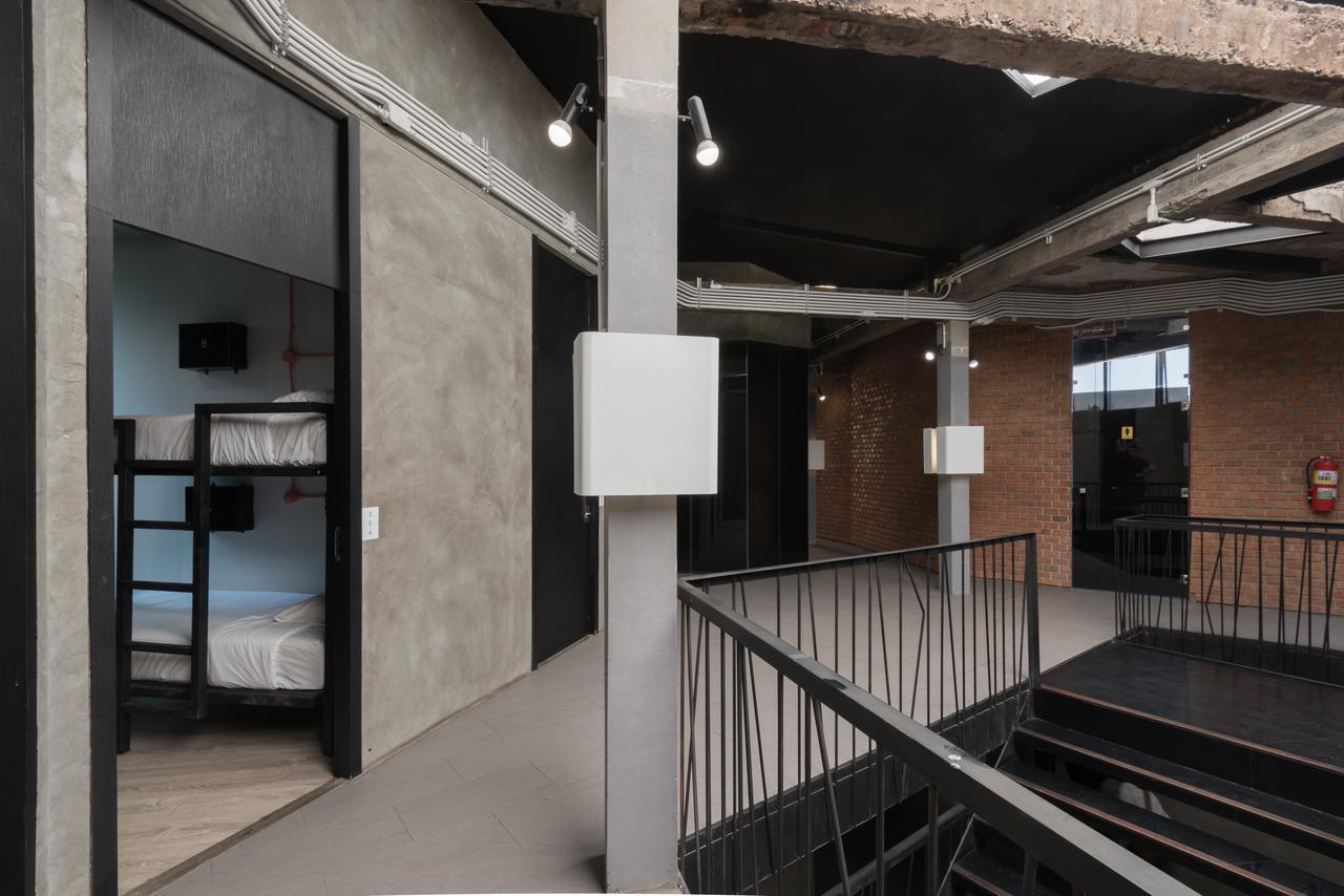 Thrive The Hostel : Patpong By The Belle Bangkok Buitenkant foto