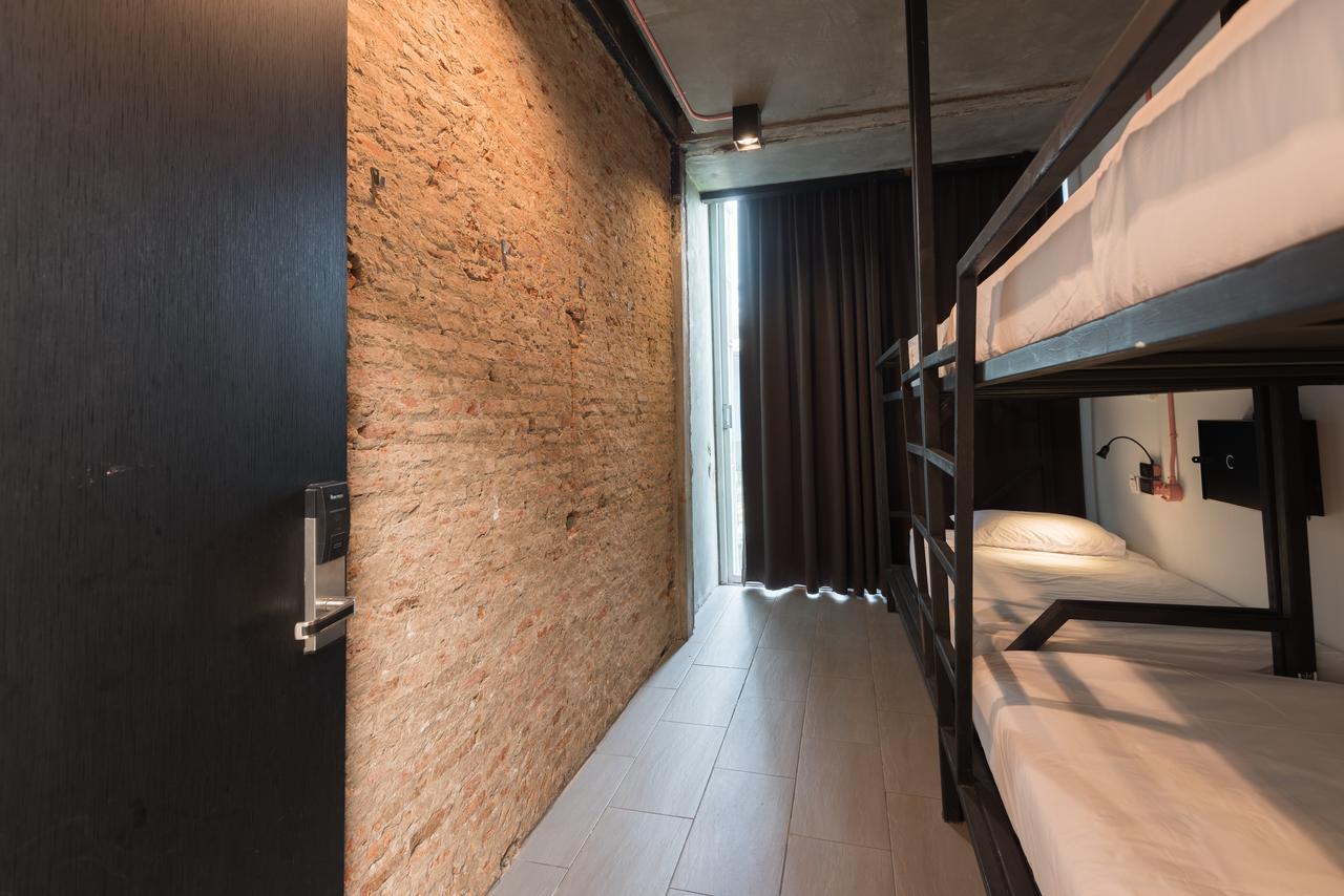 Thrive The Hostel : Patpong By The Belle Bangkok Buitenkant foto