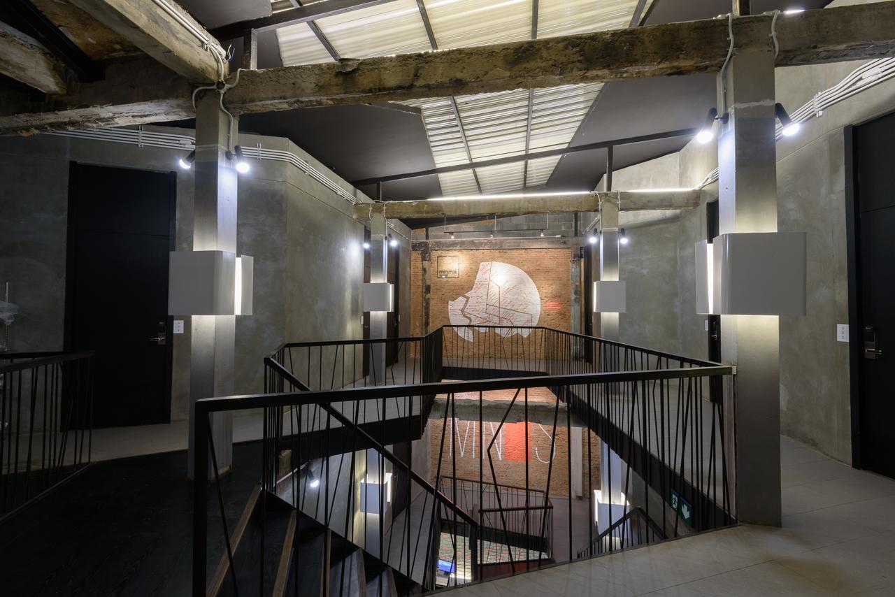 Thrive The Hostel : Patpong By The Belle Bangkok Buitenkant foto