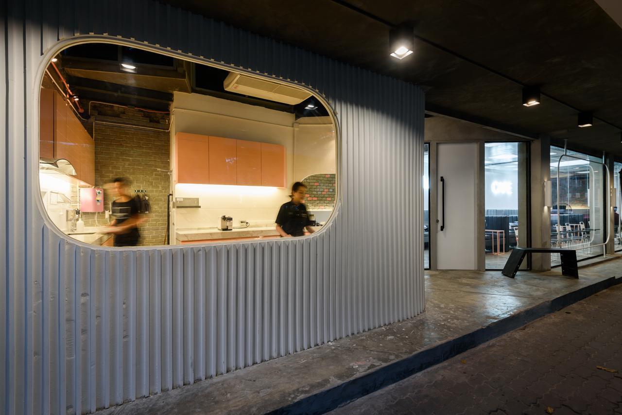Thrive The Hostel : Patpong By The Belle Bangkok Buitenkant foto