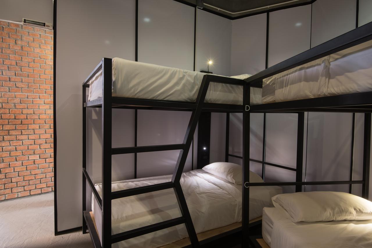 Thrive The Hostel : Patpong By The Belle Bangkok Buitenkant foto