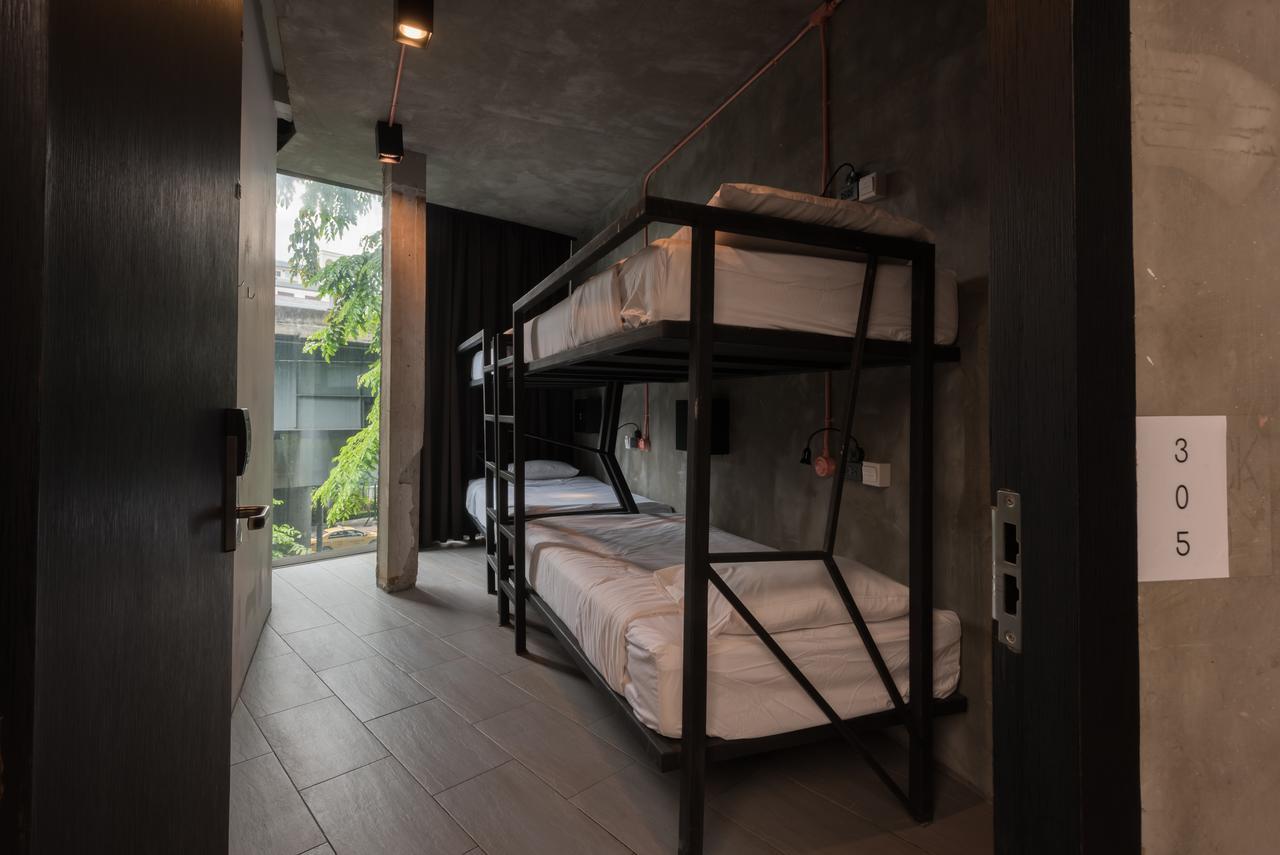 Thrive The Hostel : Patpong By The Belle Bangkok Buitenkant foto